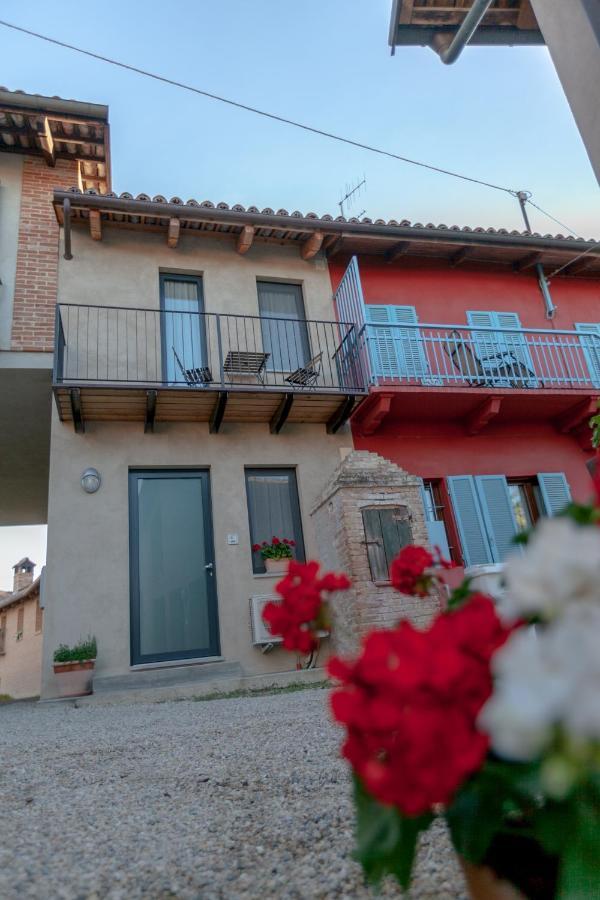 Al Centro Del Borgo Apartment Guarene Екстериор снимка