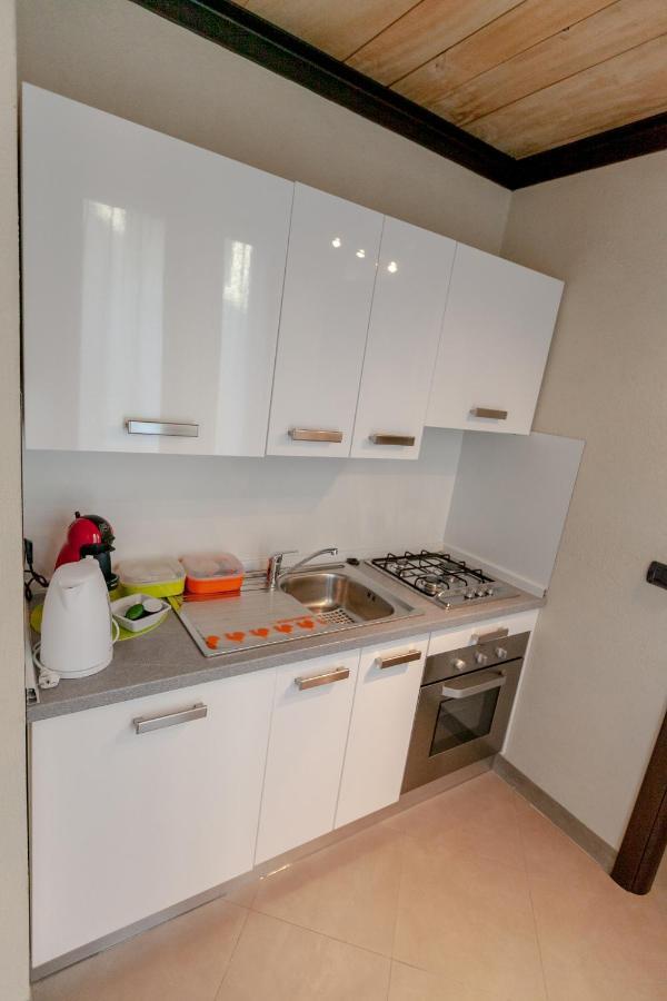 Al Centro Del Borgo Apartment Guarene Екстериор снимка