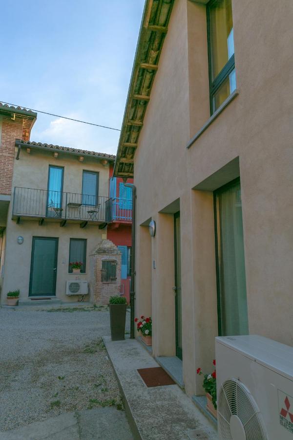 Al Centro Del Borgo Apartment Guarene Екстериор снимка