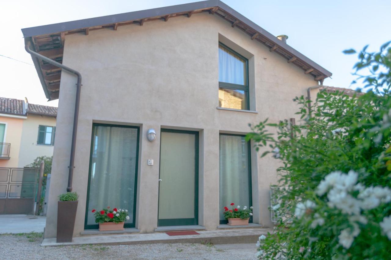 Al Centro Del Borgo Apartment Guarene Екстериор снимка